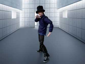 イギリスのバンド「ジャミロクワイ」が可動フィギュア化！ 「Virtual Insanity」のミュージックビデオを再現！