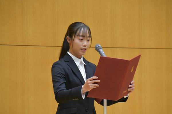 意気込みを示す山田・第50代会長