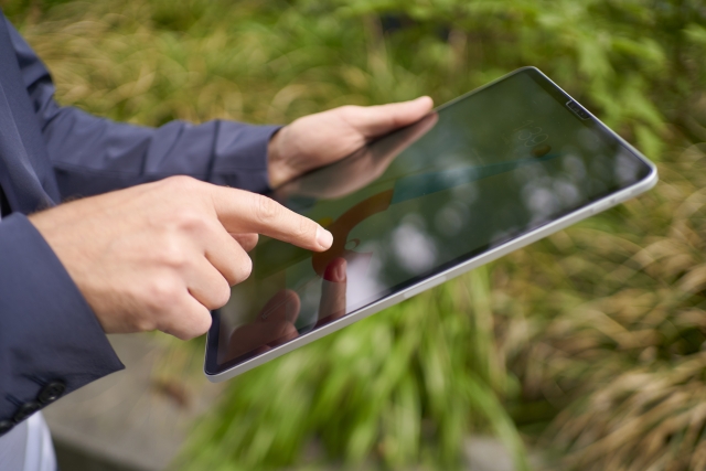 参加者はタブレットでほしいいちごをタップ