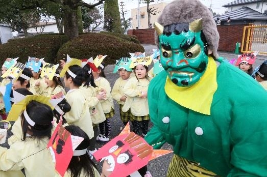 豆まきの様子(昨年)