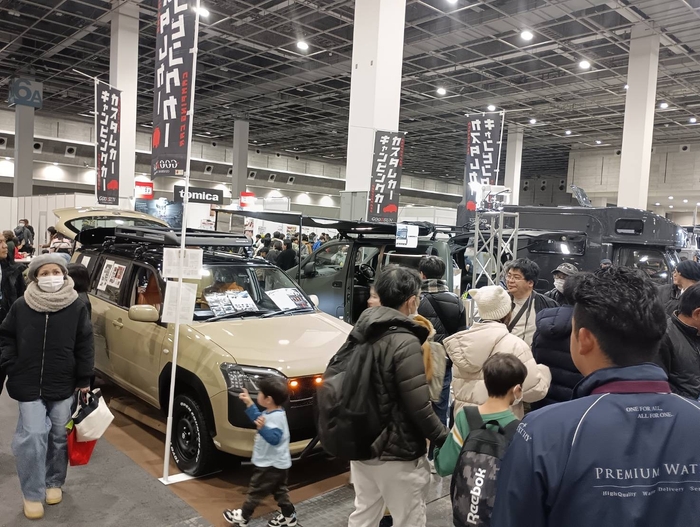 大阪モーターショーの会場内の様子(グッドサンブース)