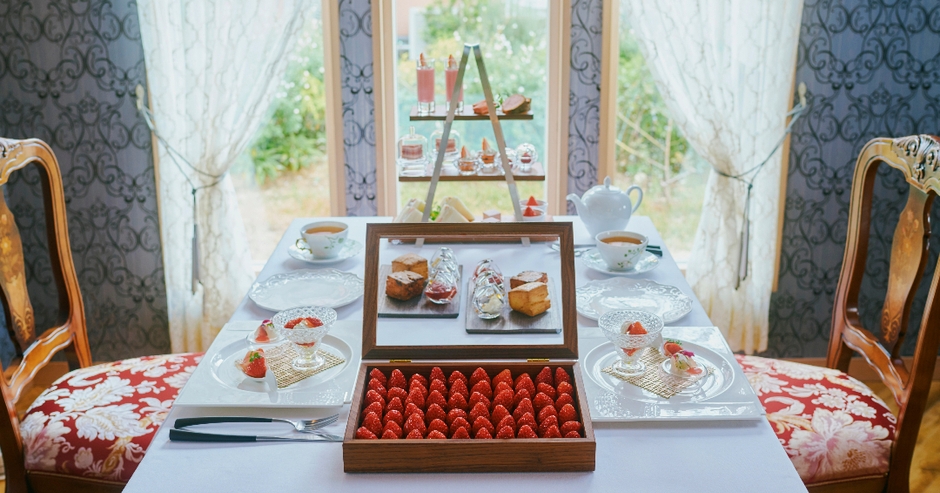 ▲期間限定で提供する『Auberge 苺のアフタヌーンティー』