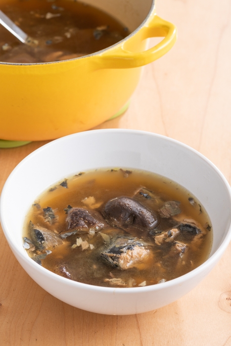 玉ねぎの皮で出汁をとった3大栄養素サバ缶スープ
