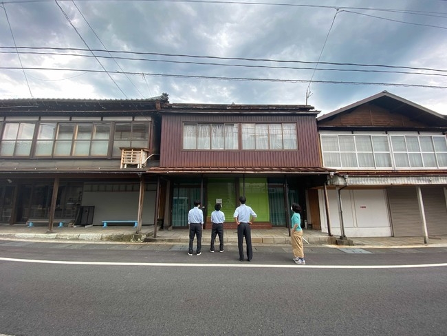 旧かねく商会・外観