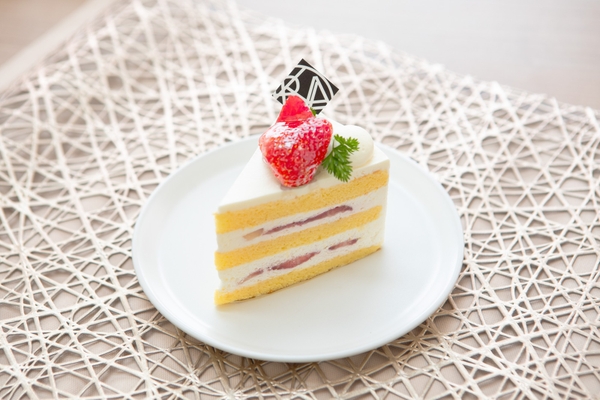 「苺のショートケーキ」　５９４円（税込）