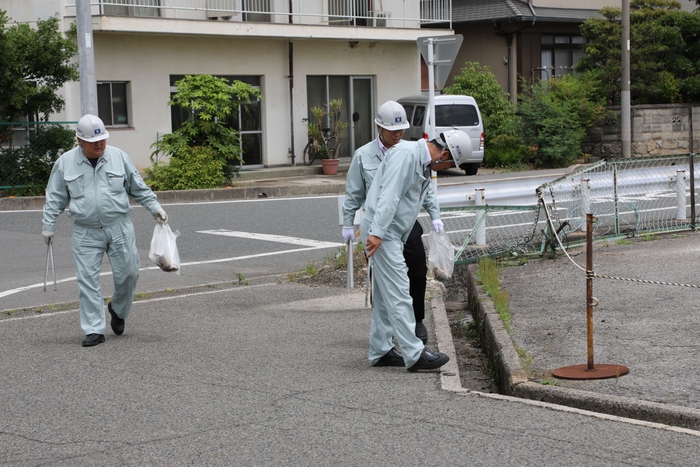 側溝もくまなくチェック