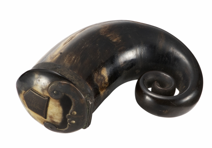 Photo.08 角製アザミ風模様嗅ぎたばこ入れ イギリス 19世紀