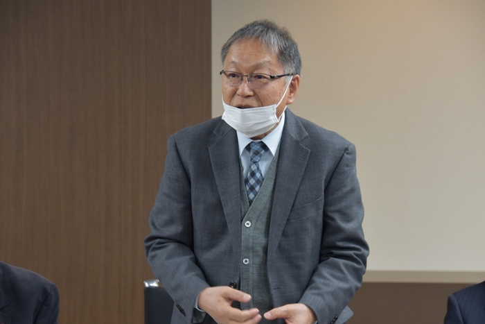 激励の言葉を述べる野口学長