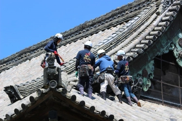 若手屋根工400人が瓦屋根文化を継承すべく 全国31箇所で屋根の日一斉清掃奉仕を実施