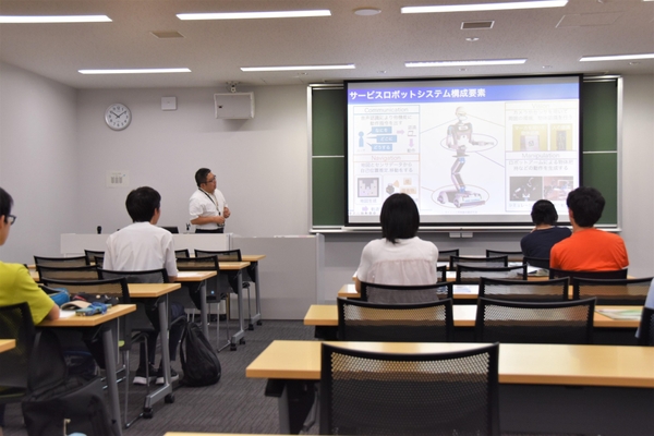 教室での講義の様子