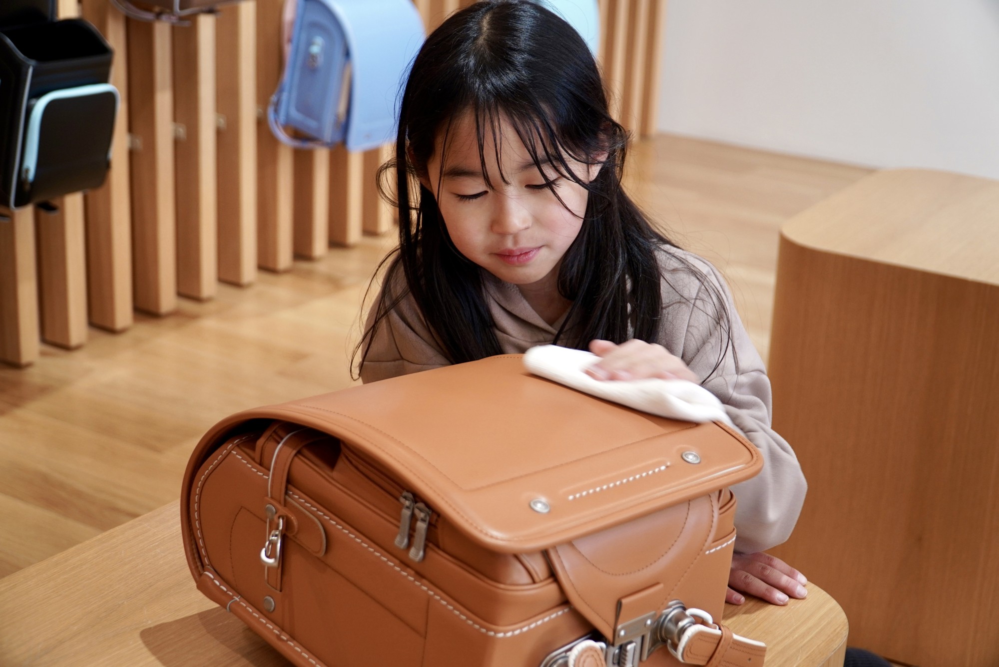 「6年間使えるランドセルを、より快適に整える」親子で学ぶメンテナンス体験イベント開催