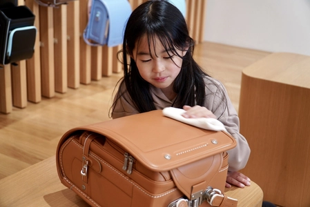 「6年間使えるランドセルを、より快適に整える」親子で学ぶメンテナンス体験イベント開催
