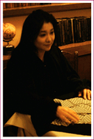 日帰り温泉 ゆらりにて出張タロット鑑定を行うミンディ女史