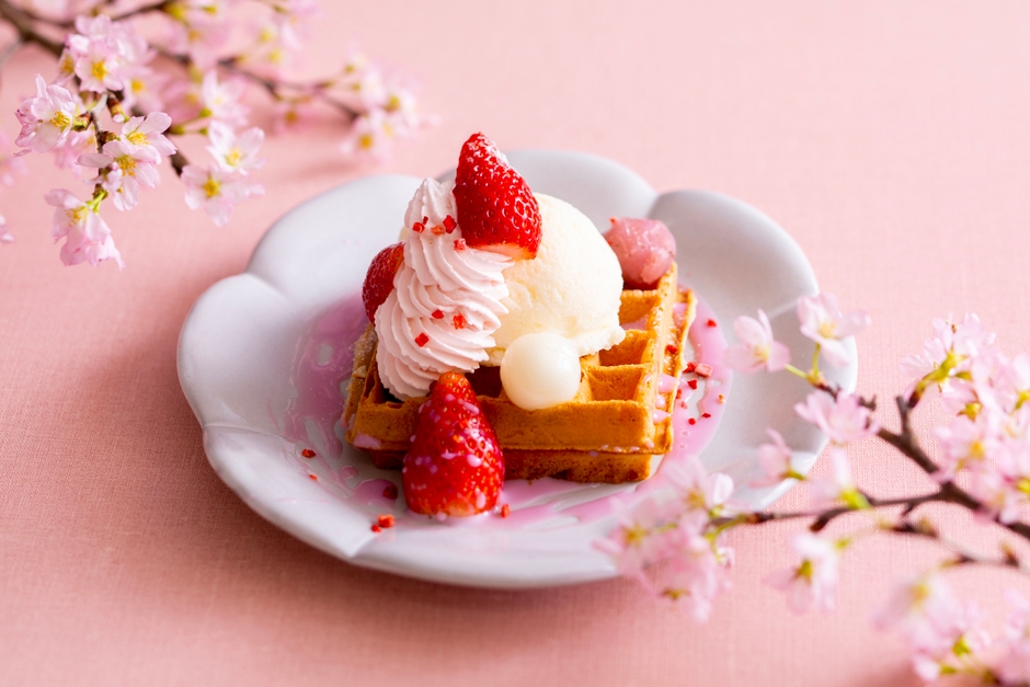 さくらといちごのワッフル