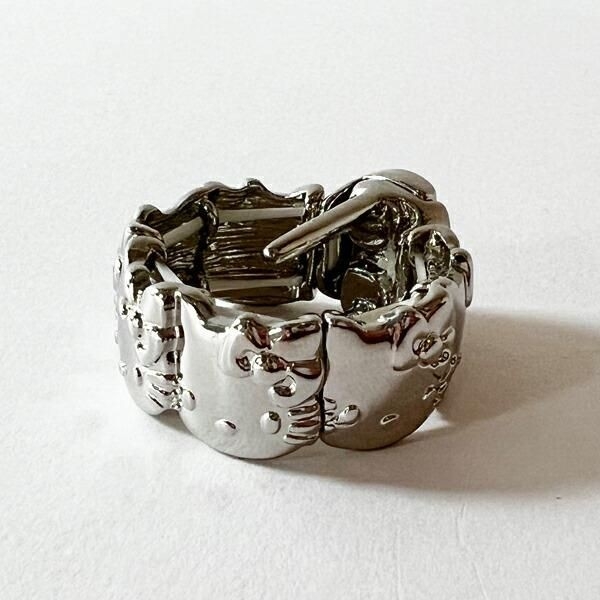 ハローキティのダブルイヤーカフ