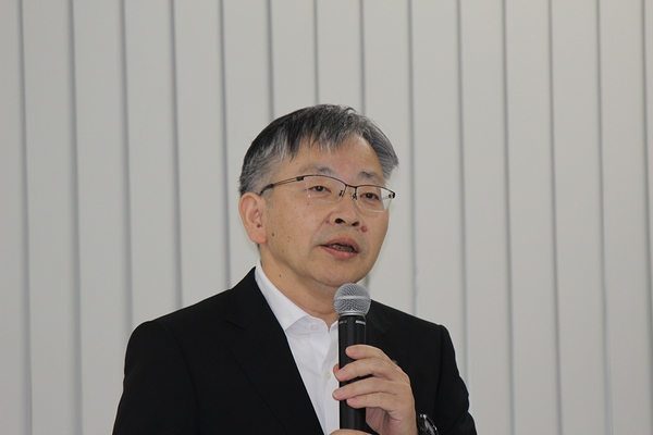 研究を通じた社会貢献を強調した平野学長