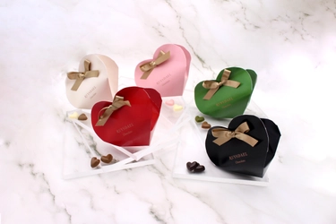 「シック＆エレガンス」をコンセプトとする洋菓子メーカー ロイスダールがお届けするバレンタイン2026 想いを結ぶ、5つのハート。 カラフルな「ハートショコラ」新発売