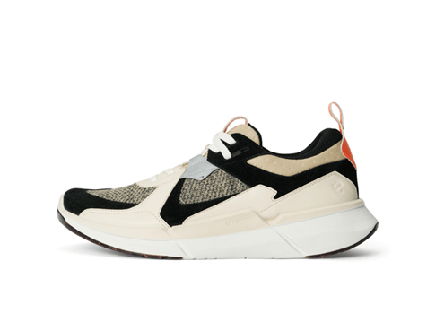 約2,500人のあるリートの足をスキャンした木型のBIOM 2.2