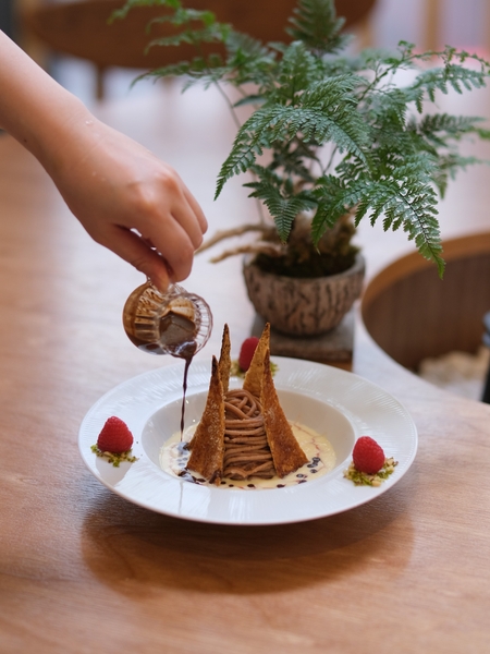 くくりひめのモンブラン アングレーズソース仕立て 