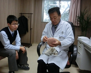 世界一の脳神経外科医 福島孝徳さんが広島県福山市の中学生の夢を後押し！中学生の夢を全力で応援する「夢・未来プロジェクト」