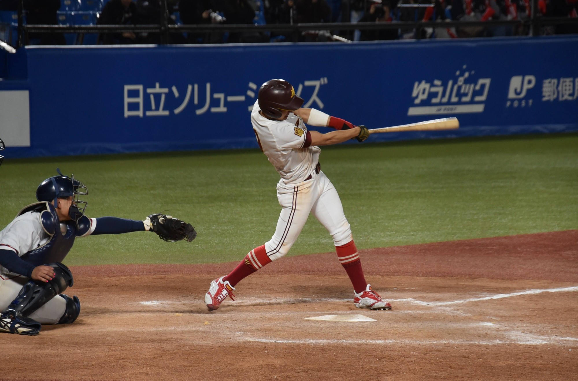 サヨナラ打を放つ高桑選手