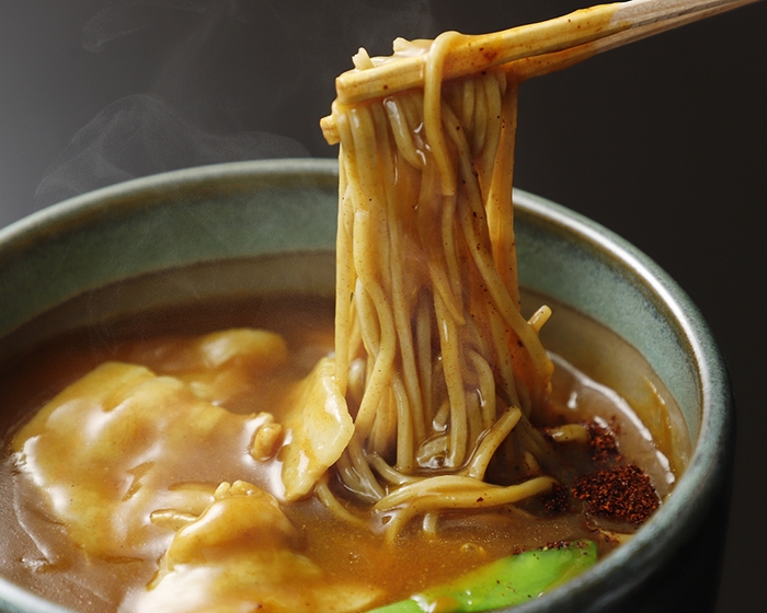 名物カレー南ばんは鹿児島直送の黒豚