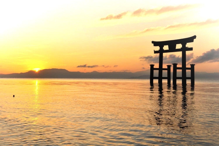 白鬚神社　画像：（公社）びわ湖高島観光協会