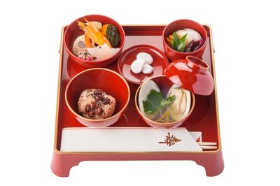 お祝い膳(男児：朱色)と料理