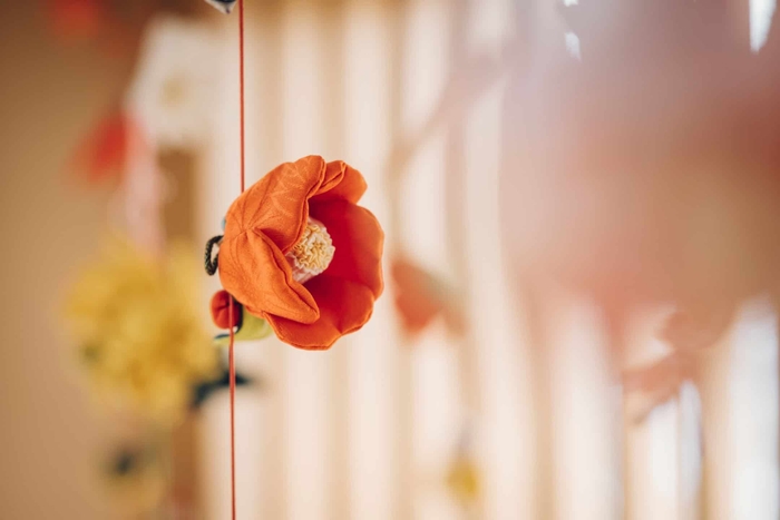 椿の飾りを製作