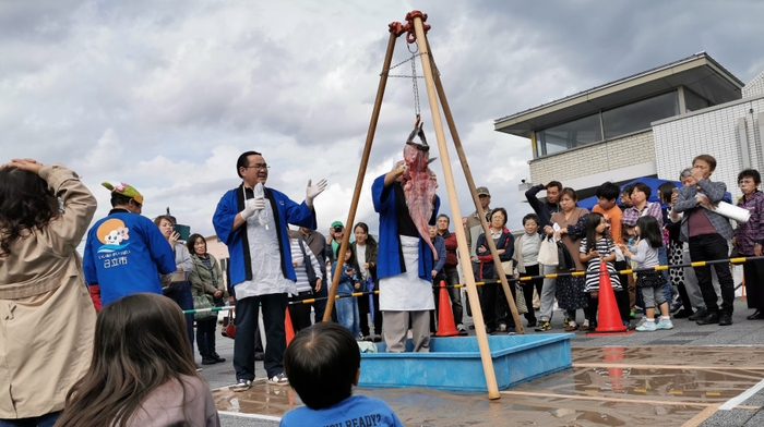 見事な包丁さばき「あんこう吊るし切り」