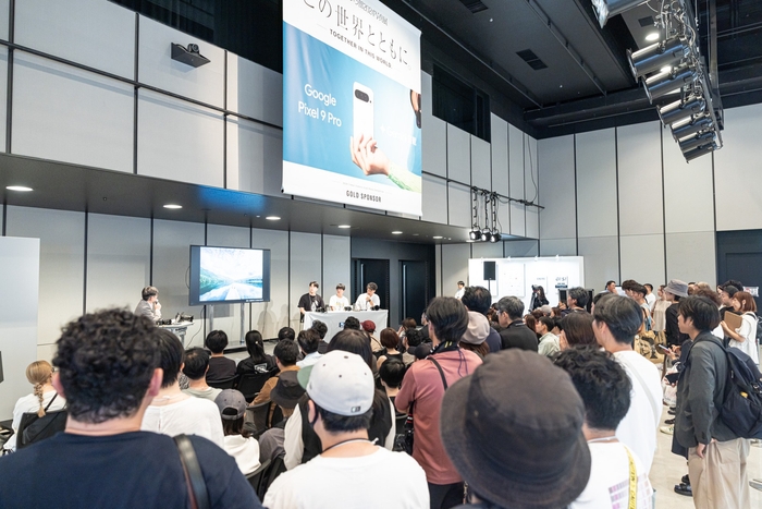トークショー会場のイメージ(2024年の様子)
