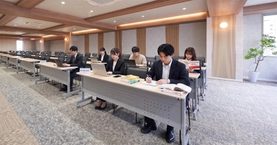 就活生の“集中できる場所”需要に対応、TIME SHARINGが
新橋駅前徒歩1分のスペースを就活生向け価格で提供