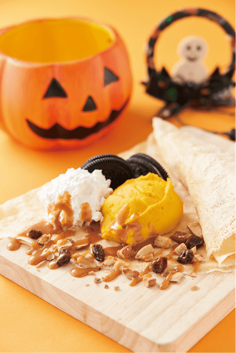 【ナチュラルクレープ】かぼちゃのなめらかチーズケーキ仕立て　自家製キャラメルのハロウィンスペシャルクレープ