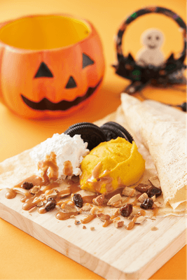【ナチュラルクレープ】かぼちゃのなめらかチーズケーキ仕立て　自家製キャラメルのハロウィンスペシャルクレープ