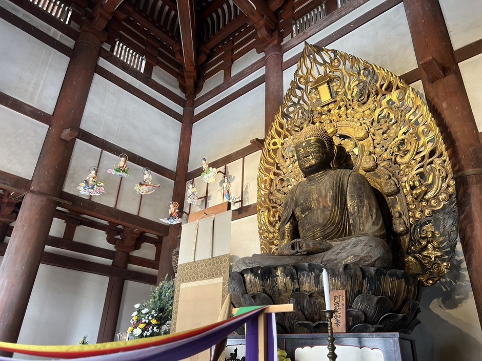 阿弥陀如来坐像の両側左右7体ずつ計14体が揃った雲中供養菩薩像