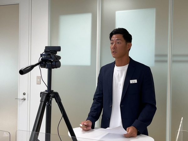 (オンライン研修で講演中のビーチバレーボール選手庄司さん)