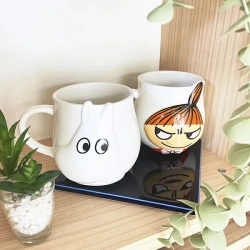 リトルミィのわるーい表情が、なんとも魅力的！　ムーミンとリトルミイのフェイスマグで大人インテリアに北欧デザインの遊び心をプラスしませんか？