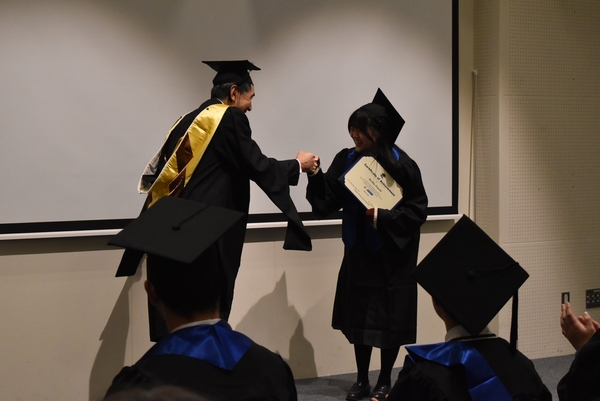 校長先生とグータッチ！