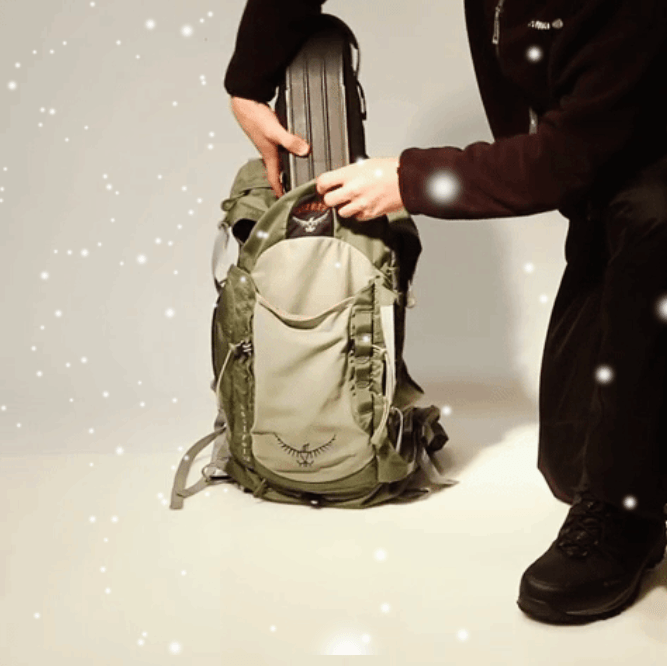 「Snowfeet(スノーフィート)」は小さなリュックに入る
