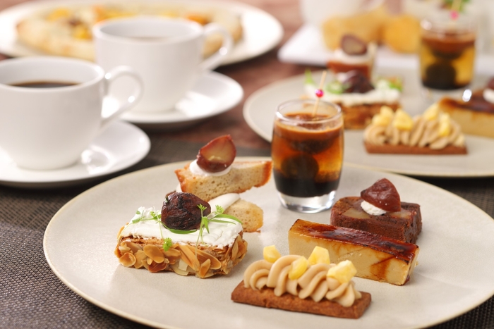 栗を贅沢に使用したスイーツをアフタヌーンティースタイルで