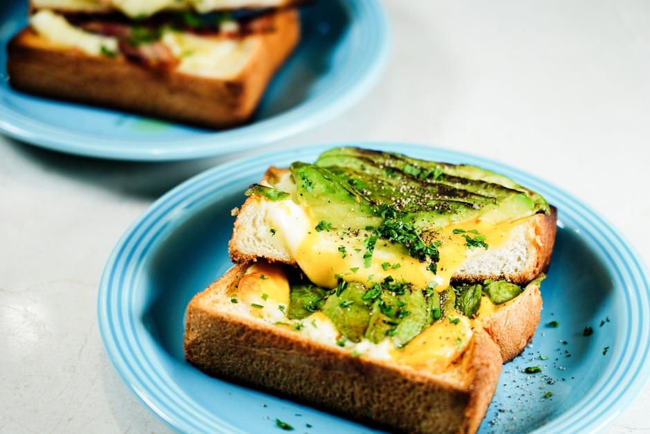 アボカドチーズメルトトースト(¥1050税込)