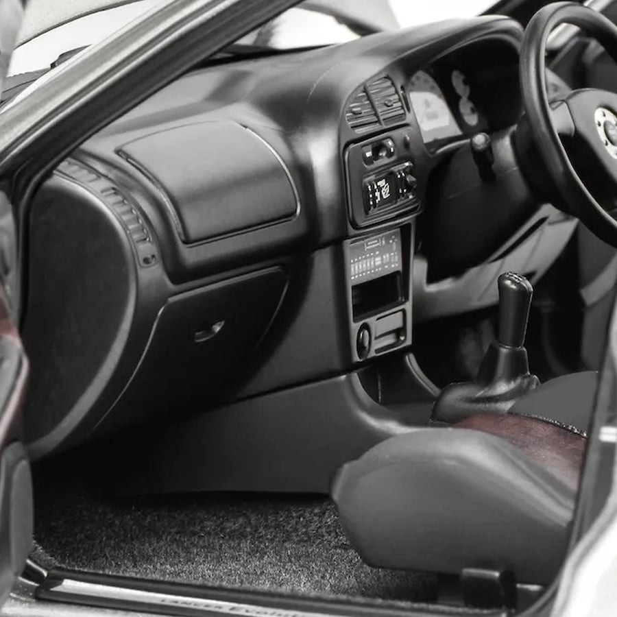 モーターヘリックス 1/18スケール M84001 三菱 Lancer Evolution IV ランサーエボリューション EVO Ⅳ Steel Silver Metallic