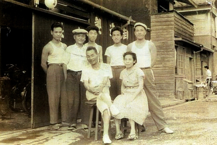 創業時の社員集合写真