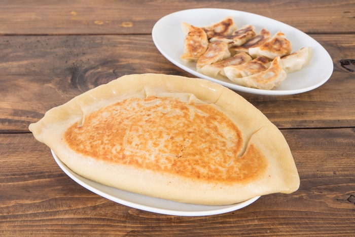 『メガ餃子』約1kg 10人分