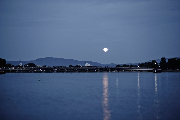 【星のや京都】月と渡月橋