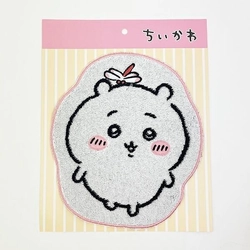 色や柄がポップなちいかわのタオルハンカチやフェイスタオル！キャラの個性が反映されたデザインで、プレゼントにもおすすめ