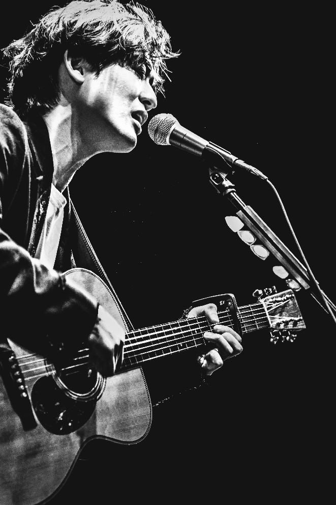 尾崎裕哉と弦楽アンサンブル公演開催 -宮本貴奈&細川千尋ら名手たちと共演-