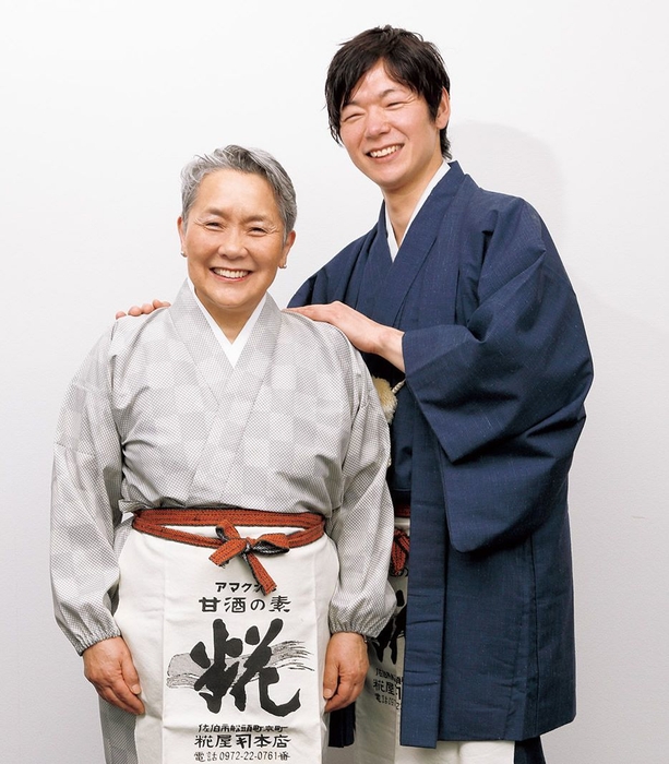 左/浅利妙峰さん 右/浅利定栄さん