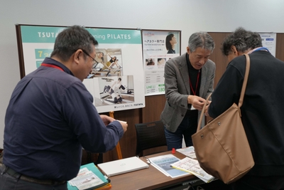 来場者との交流も盛んに