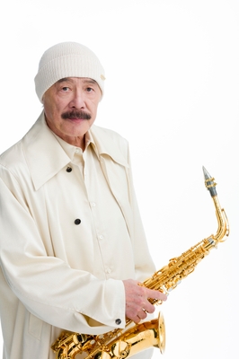 伊東たけし(SAX＆NuRAD)